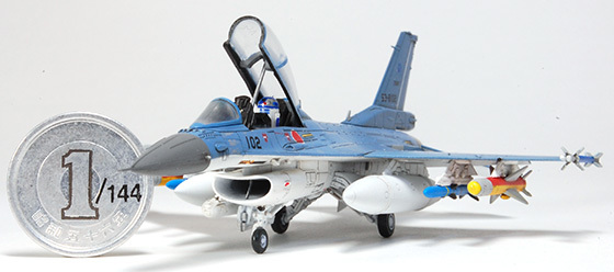 三菱 F-2B”R2D2搭載仕様”（Tomytech 1/144) - 迷走エアモデリング！