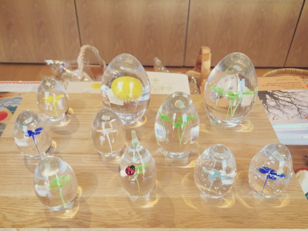 イイノナホさんの公式online shopオープン。クローバーのペーパー