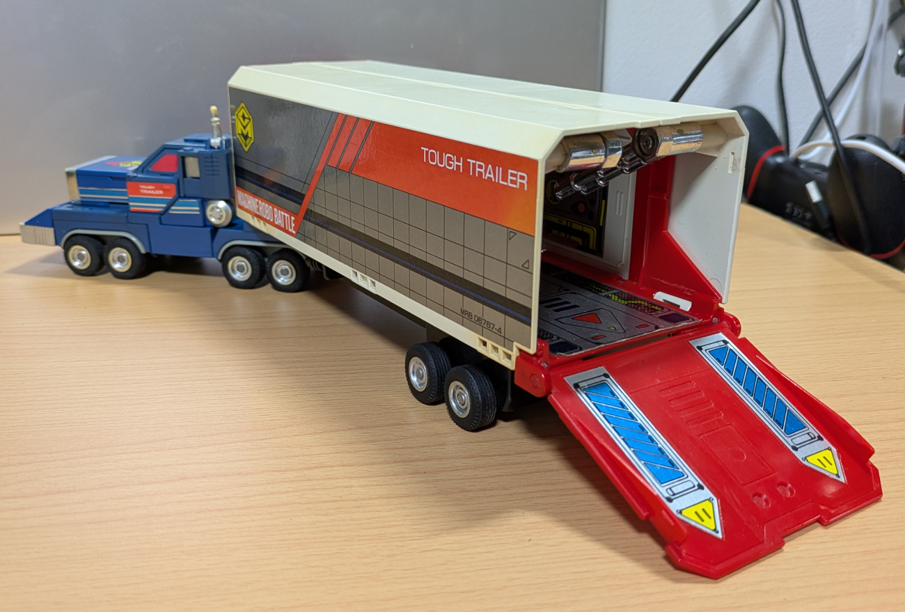 マシンロボ (1986)：タフトレーラー | ロボッツマニアのページ