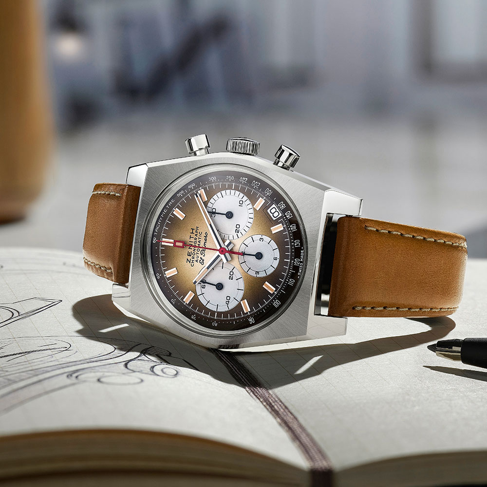 ブラウンのグラデーション文字盤“スモークダイヤル”が特徴的なゼニス