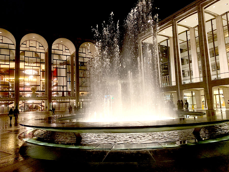 ニューヨークの名物サーカスのハロウィンパーティー〜Big Apple Circus