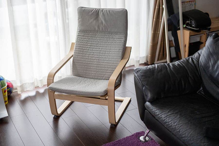 イケアの超ロングセラー椅子『ポエング』買ってみたレビュー 床のキズ