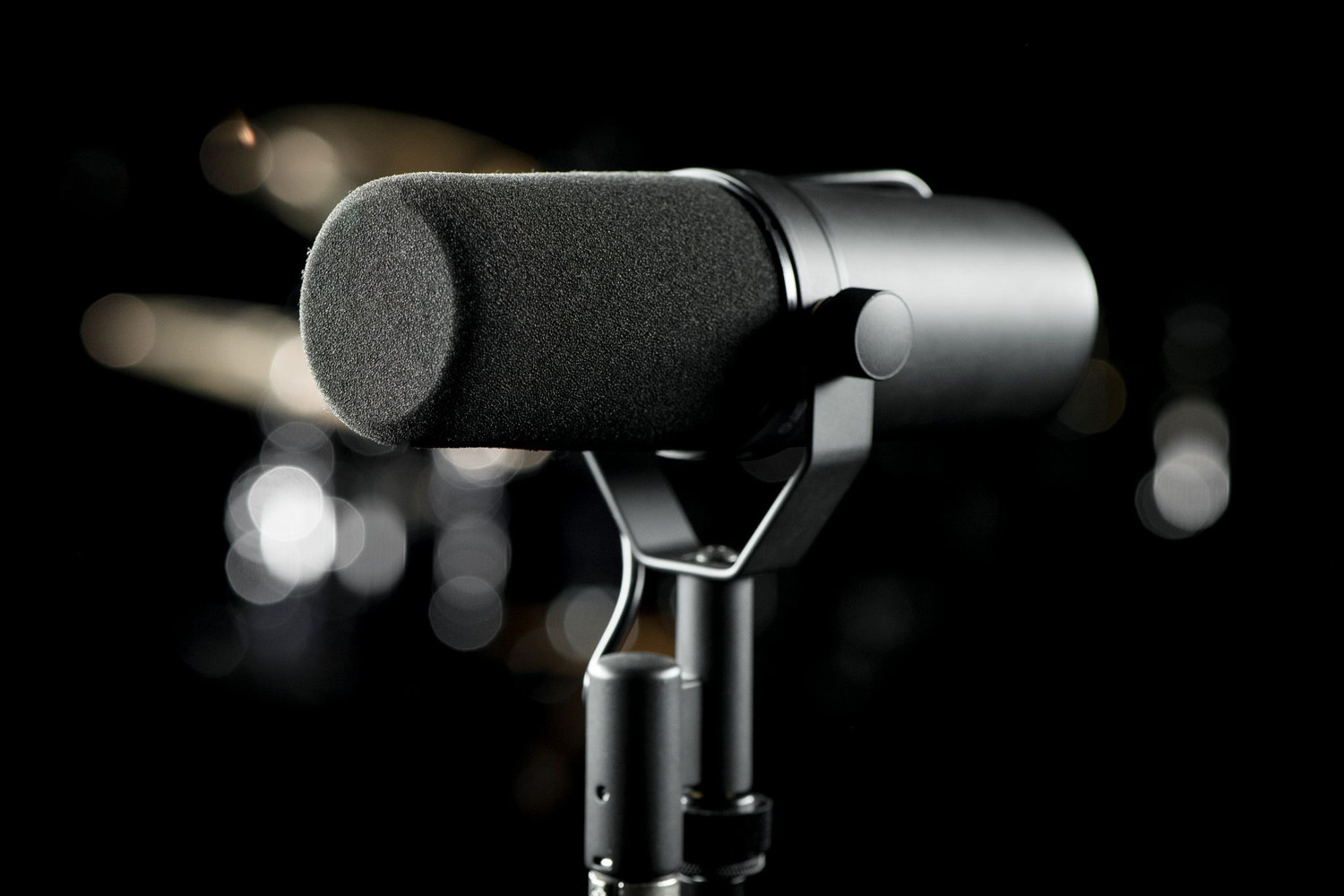 Shure SM7dB: Legendary Sound Meets Cloud's Clean Gain - Vintage King