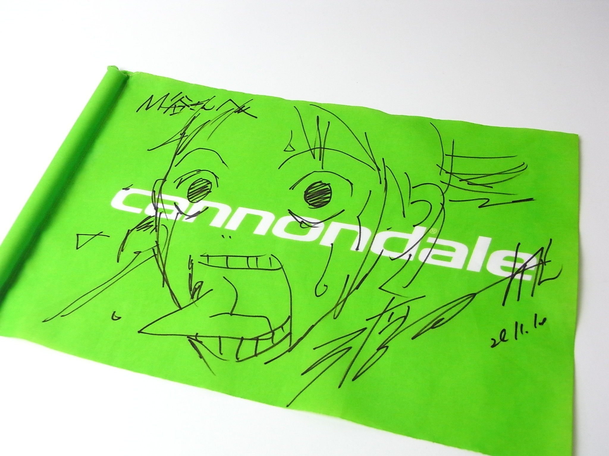 弱虫ペダル】渡辺航先生のサインを頂く【まじもじるるも】 | ビザビ