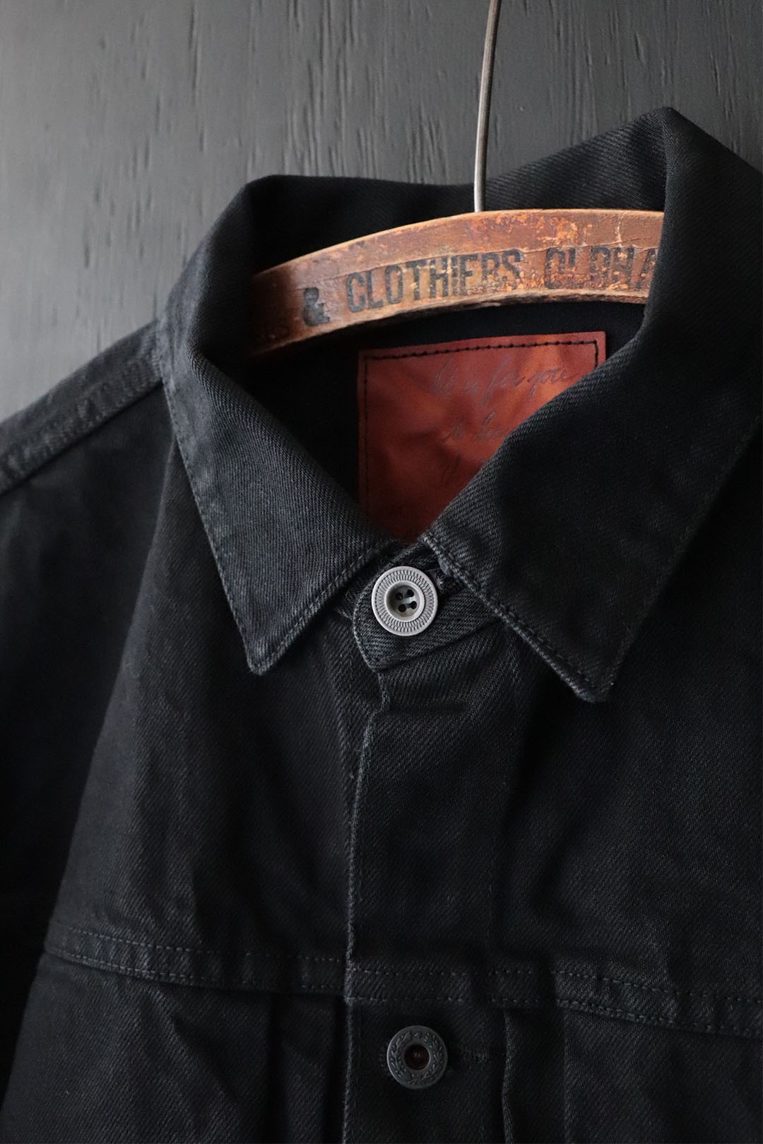 BLACK SIGN Main Lodge / 15oz Black Denim Pleats Jacket / Deep Black