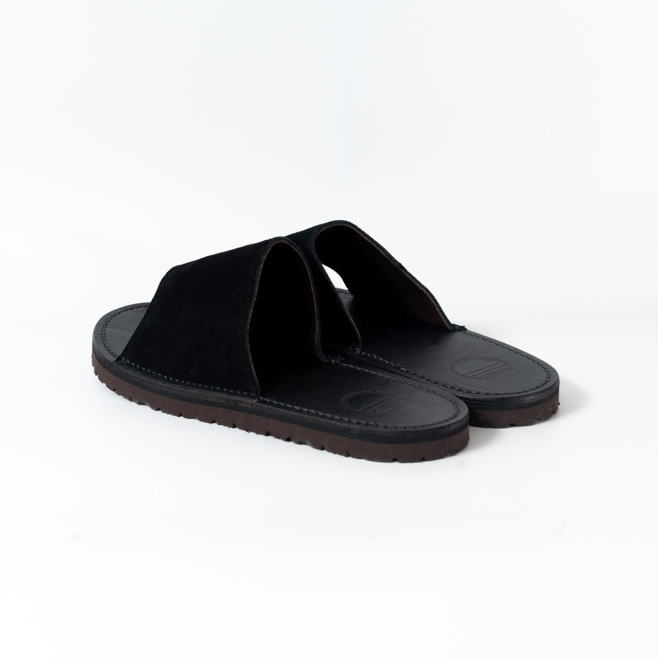 フォスコ-ベロア-ブラック-ベーシックなデザインの育てるクラフト