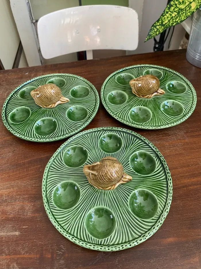 貝殻型陶器小物入れ 黄褐色と緑色 貝殻 小物入れの通販