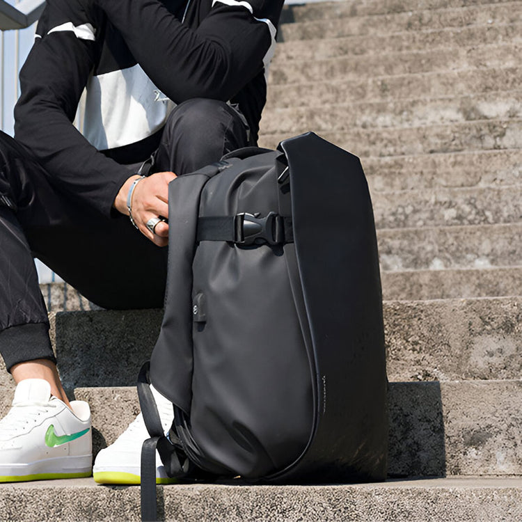 おしゃれでカジュアル】マラガ 通勤パソコンリュック by BRODERIK