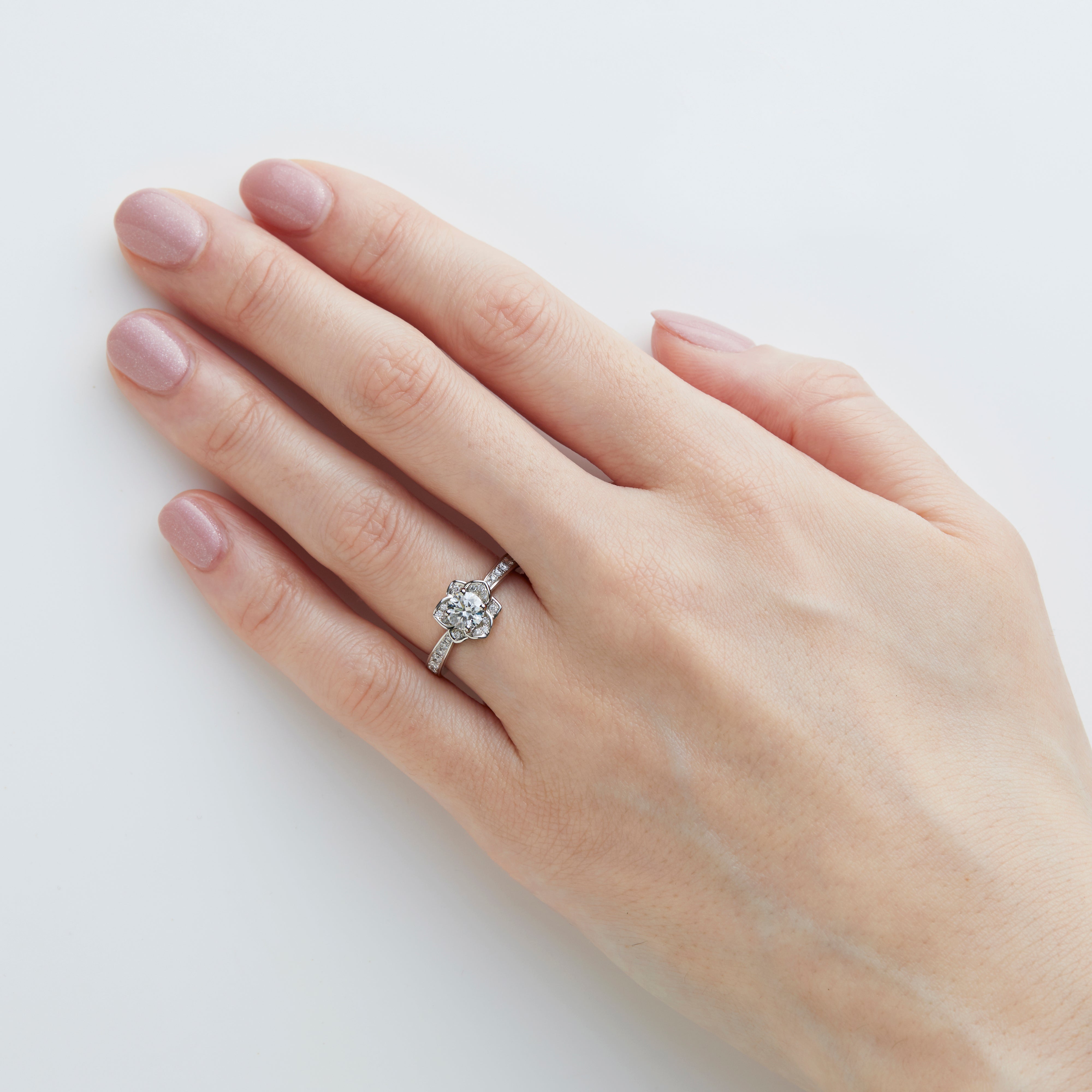 クリスティーヌ エンゲージメントリング (AE_R9210) | ヴァンドーム