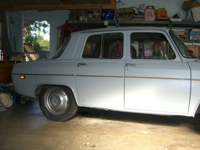 $2700 Driver: 1970 Renault R10 | Bring a Trailer