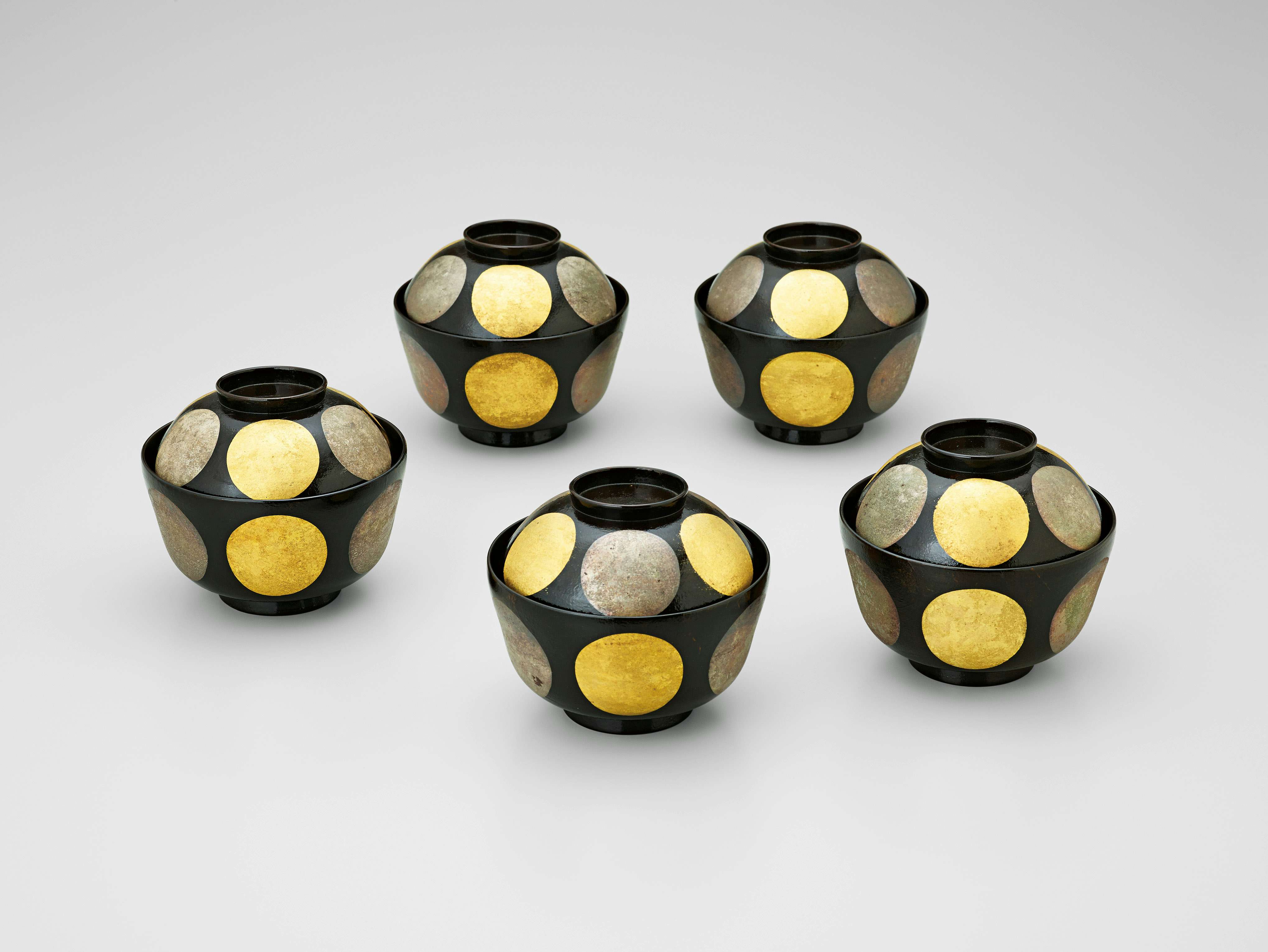 北大路魯山人の没後60年を記念する展覧会が開催中。昭和陶芸の成果と