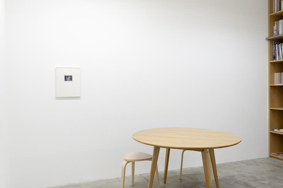 私たちは「写真」をどう語れるか。山本浩貴評 黑田菜月「写真が始まる