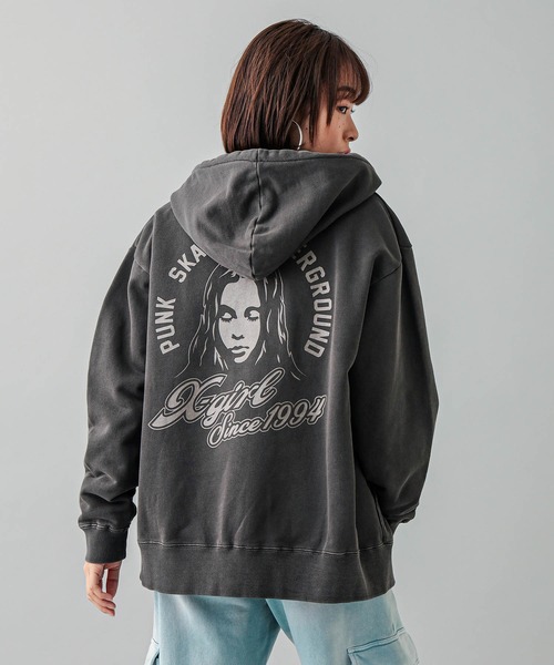 X-girl（エックスガール）の「FACE & CURSIVE LOGO ZIP UP SWEAT