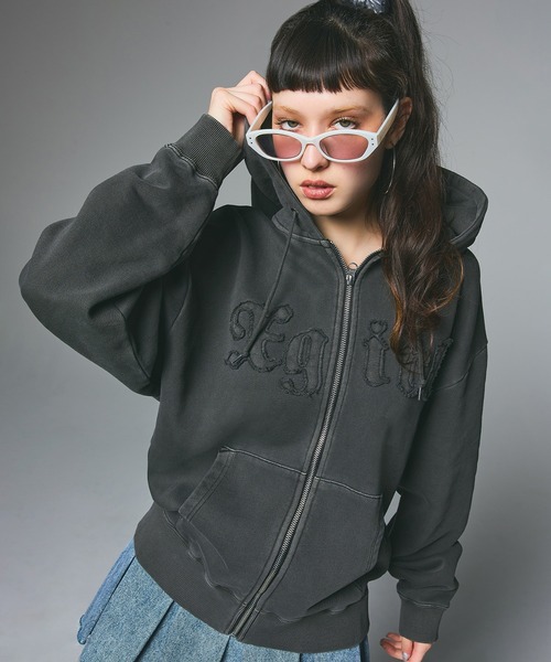 セール】LOGO PATCH PIGMENT DYED ZIP UP SWEAT HOODIE（パーカー）｜X