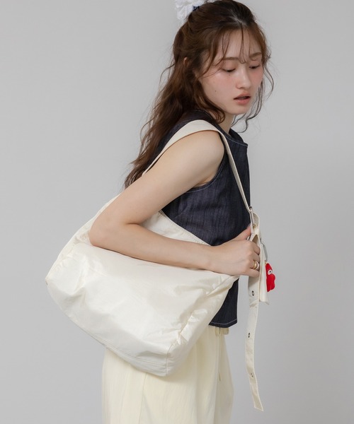 ナイロンベルトショルダーバッグ/A4 ベルトバッグ ナイロン 黒 白 赤