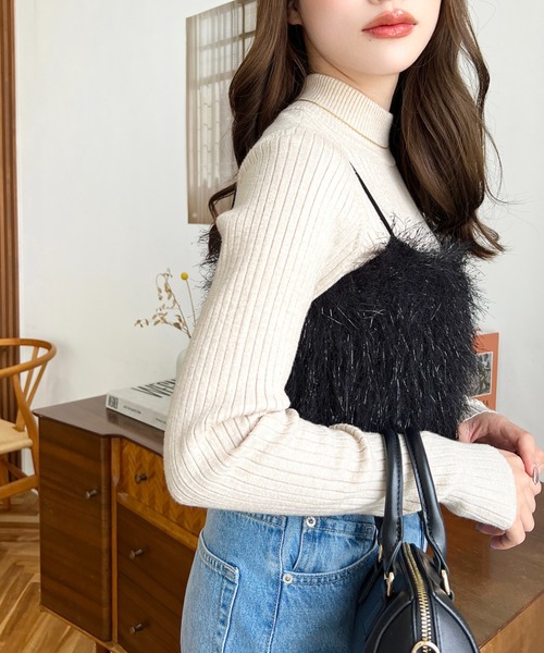 moment+（モーメントプラス）の「フェザーファーキャミソール