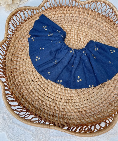 omusubii】さくらんぼのフリルスタイ/ベビースタイ / ビブ/よだれかけ