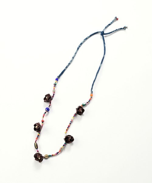 45R（フォーティファイブアール）の「レザーフラワーのネックレス