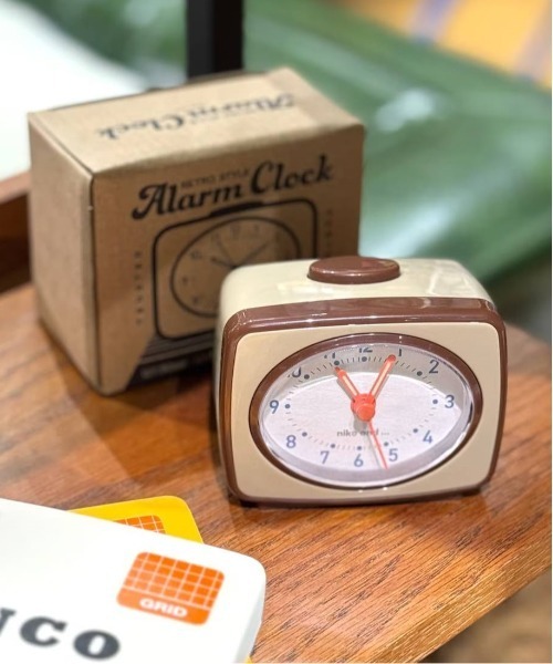 オリジナルレトロアラームクロック（置時計）｜niko and