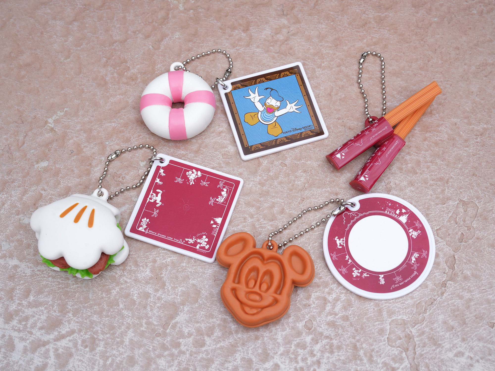 ディズニーガチャガチャ】パークフードモチーフのミニチャーム！通年