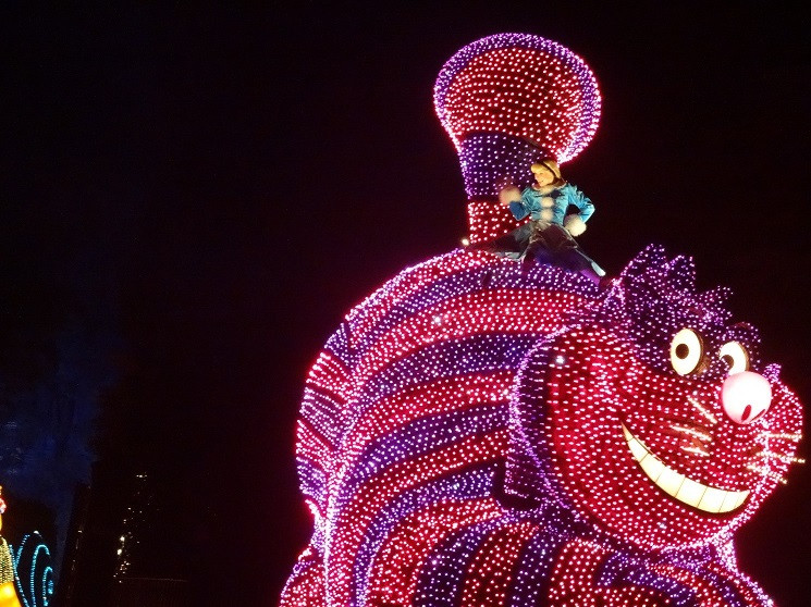 チェシャ猫】ふしぎの国のアリスの猫！名言・グッズ＆ディズニーで