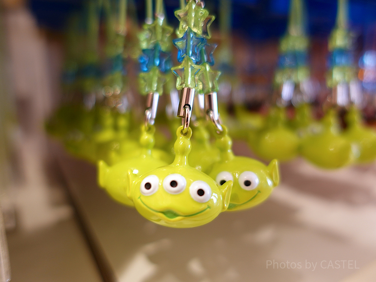 リトルグリーンメンの鈴ストラップ| キャステル | CASTEL ディズニー情報