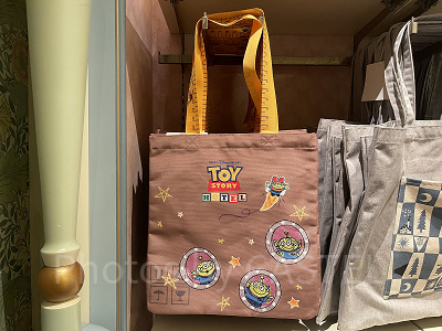 トイ・ストーリーホテルグッズ全24種！ホテル宿泊者限定お土産はギフト