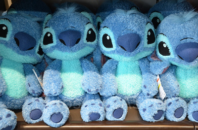 ディズニーで買えるスティッチのぬいぐるみ9選！かわいいクッションも