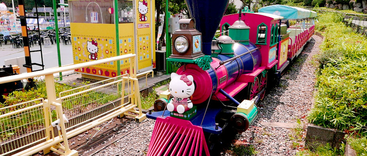 西武園ゆうえんちのアトラクション「ハローキティトレイン