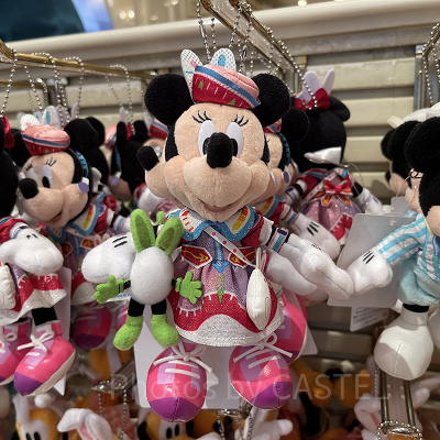 ミニーぬいぐるみバッジ①（2022年ディズニーイースターグッズ