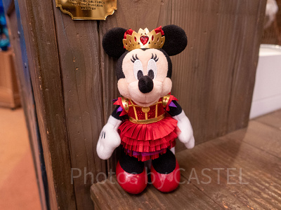 トータリー・ミニーマウスグッズ】歴代のコスチュームを着たぬいぐるみ