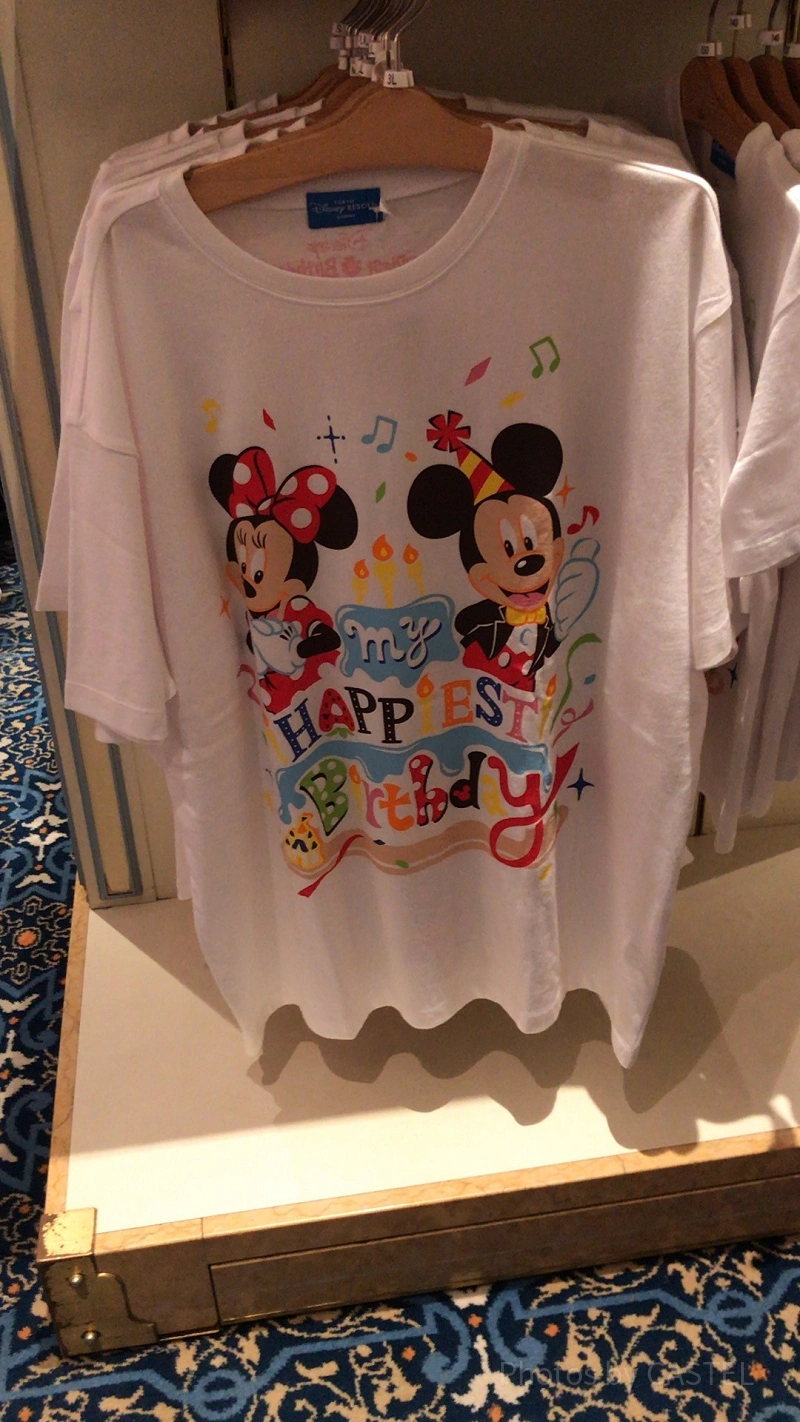 ディズニーで買えるTシャツ7選。カップル・親子・友達と！