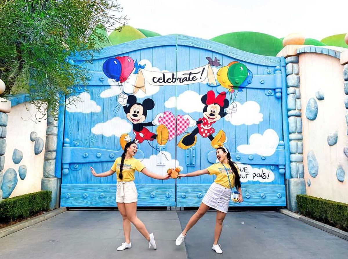 トゥーンタウンのミッキー＆ミニーの壁| キャステル | CASTEL