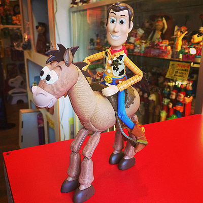 ウッディ人形はプレミアつきのレアなおもちゃ| キャステル | CASTEL