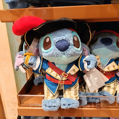 上海ディズニーカリブの海賊グッズ：海賊エンジェルのぬいぐるみキー