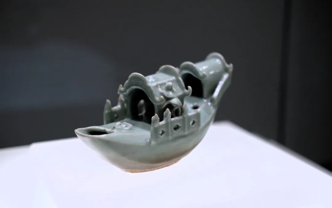 博物馆说》⑭ | 浙江省博物馆：元龙泉窑青瓷舟形砚滴– China Cultural