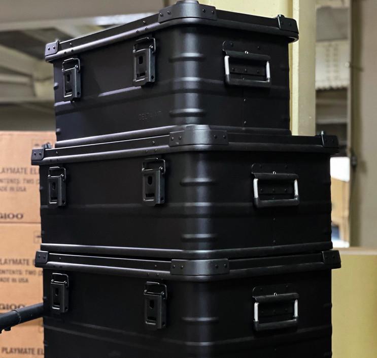 DELTA/MTの「アルミコンテナ」シリーズに限定カラーブラックが登場
