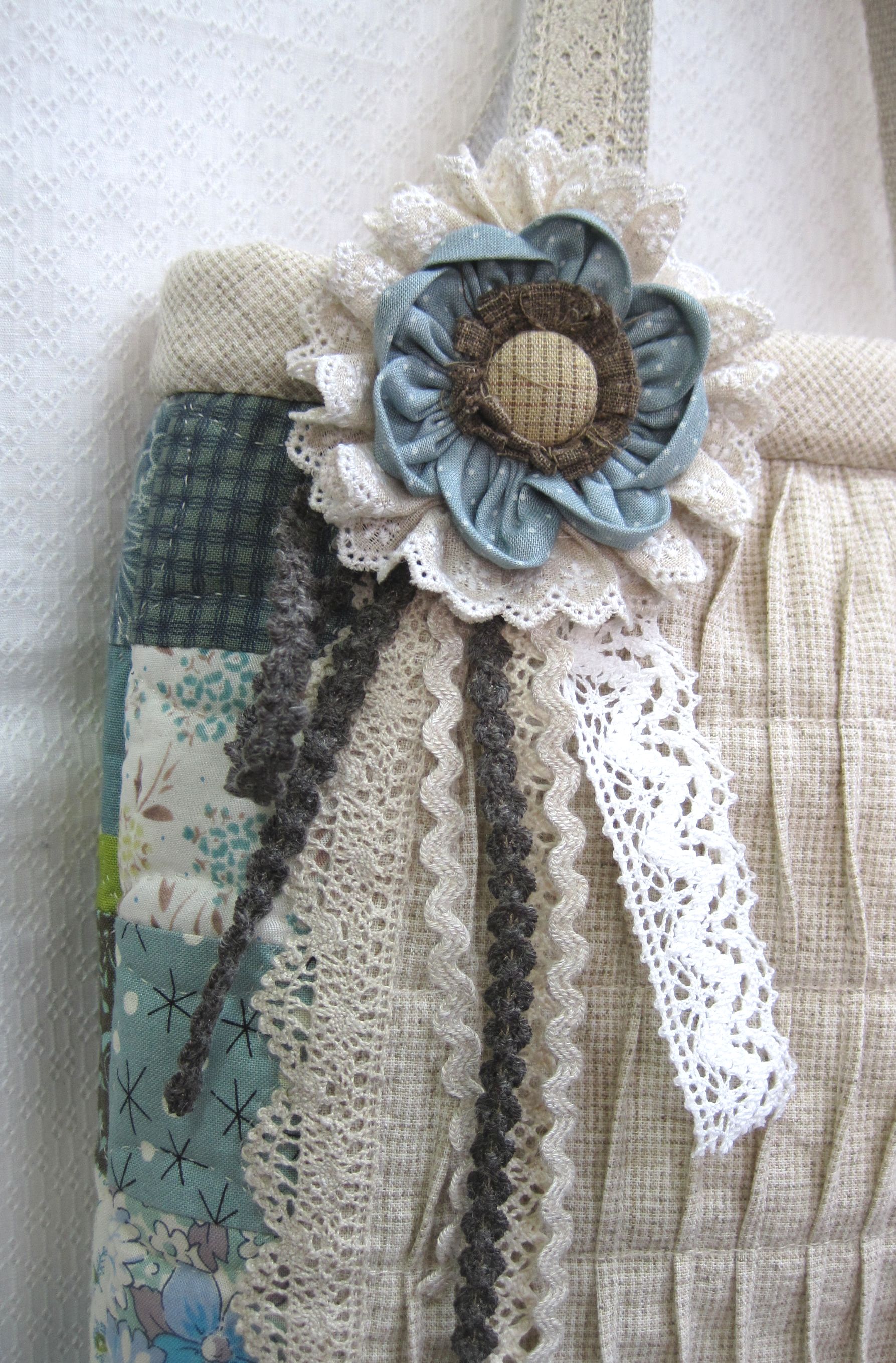 ピンタック＋コサージュが可愛いバッグ 商品詳細｜オリジナルパッチ