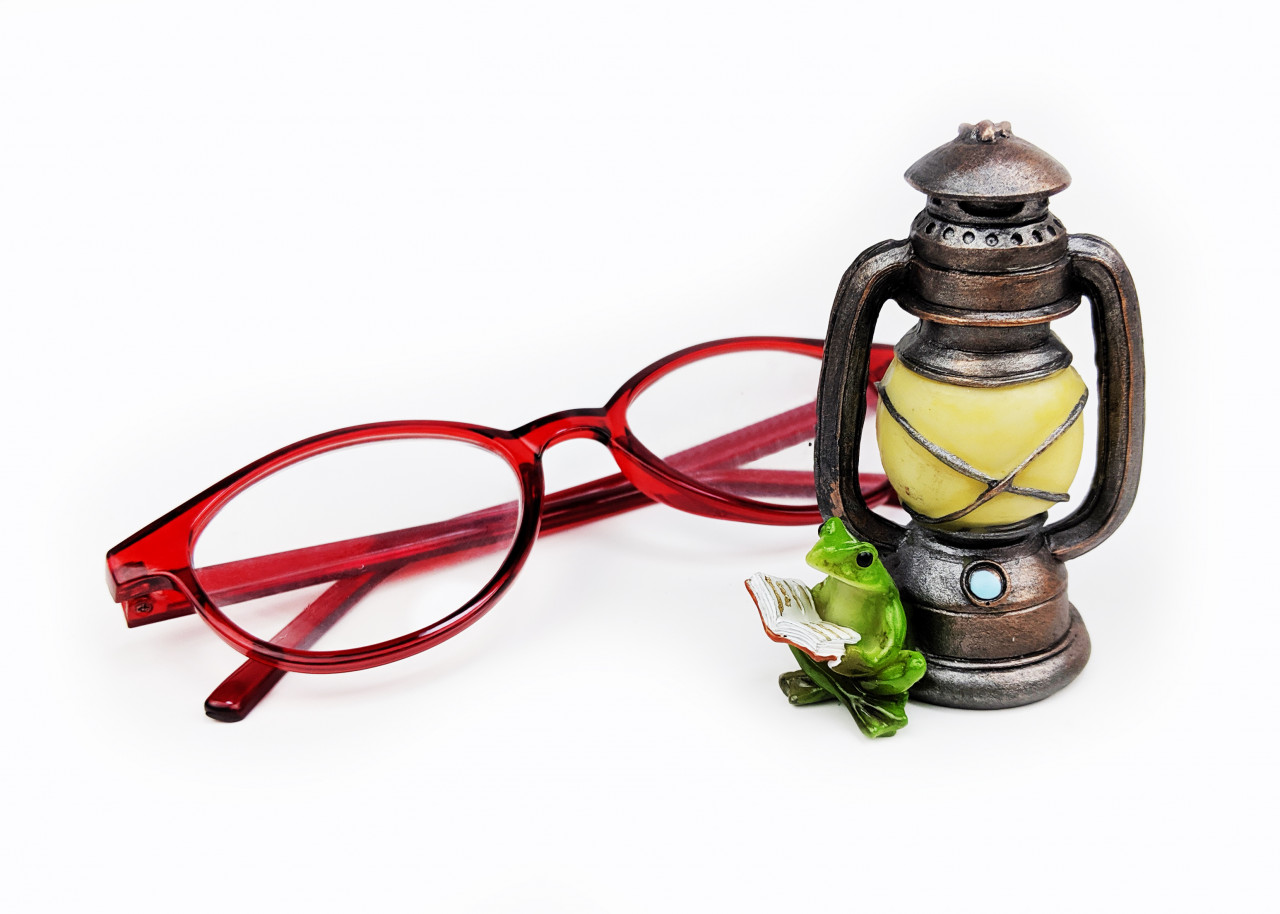 カエルオブジェ アンティーク調ランプと読書蛙 sbrsdk-1909 | 商品一覧