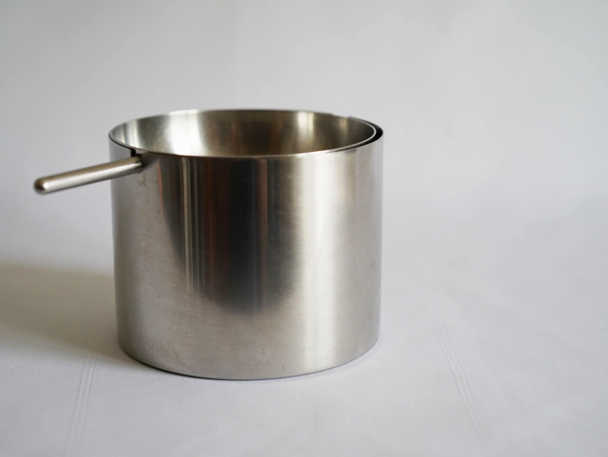 シリンダライン リボルビング・アッシュトレイ L ステルトン アルネ