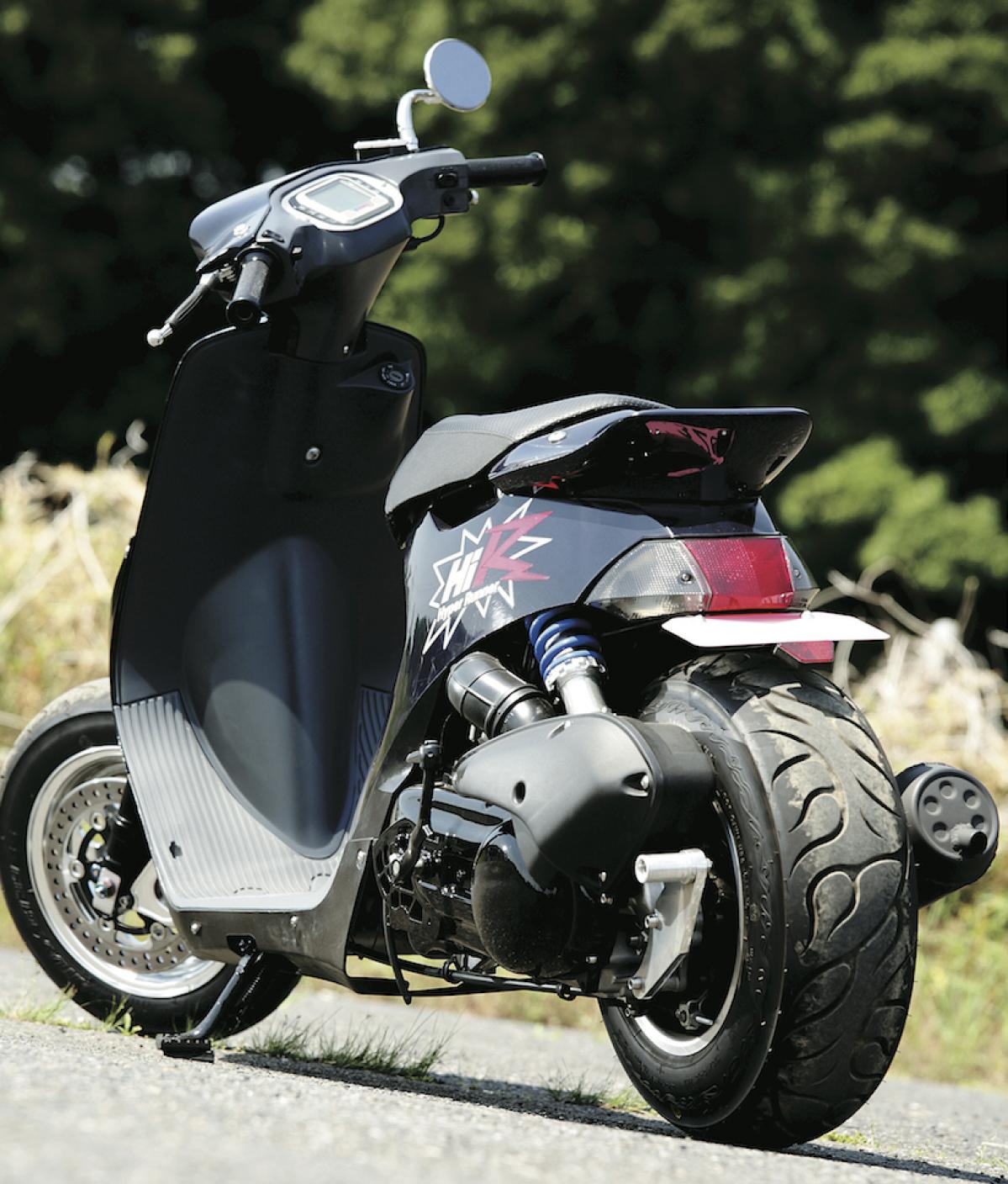 ハイR&セピアZZ」 独自路線を突き進むスズキの二大巨頭【原チャリ