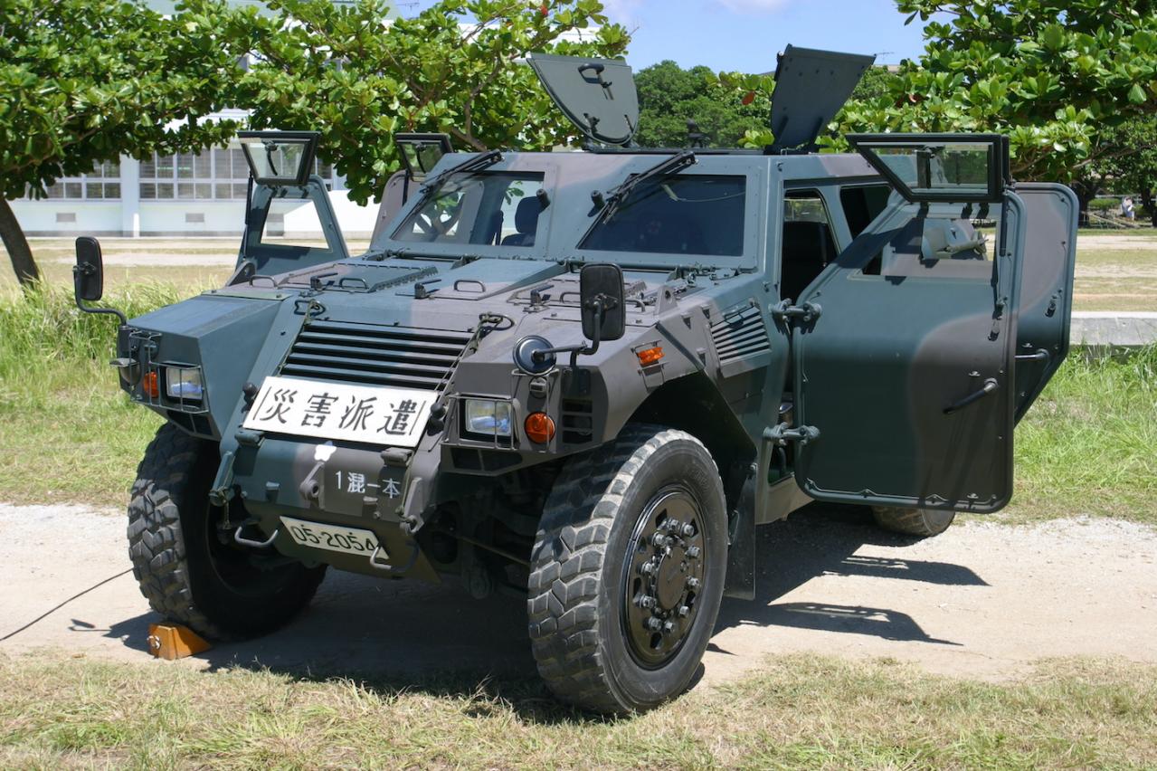 陸上自衛隊：隊員の盾となって走る「軽装甲機動車」、意外な弱点もある