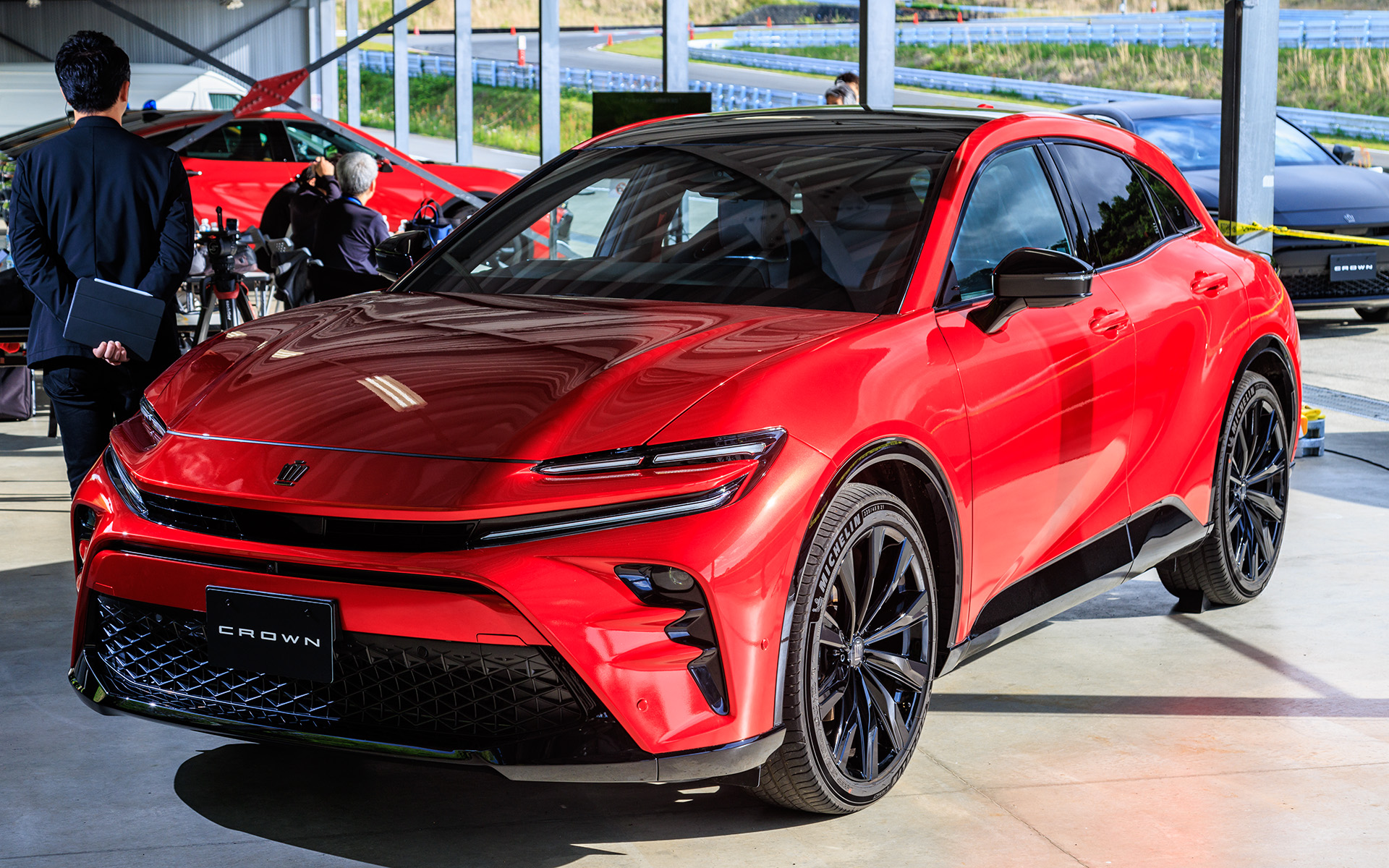 試乗インプレ】トヨタ、新型「クラウンスポーツ PHEV/HEV プロトタイプ