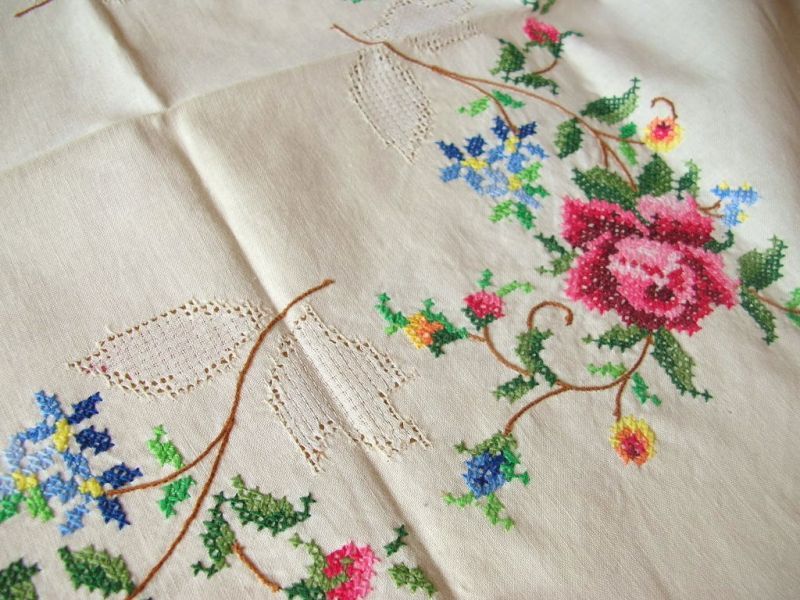 アンティーク刺繍テーブルクロス