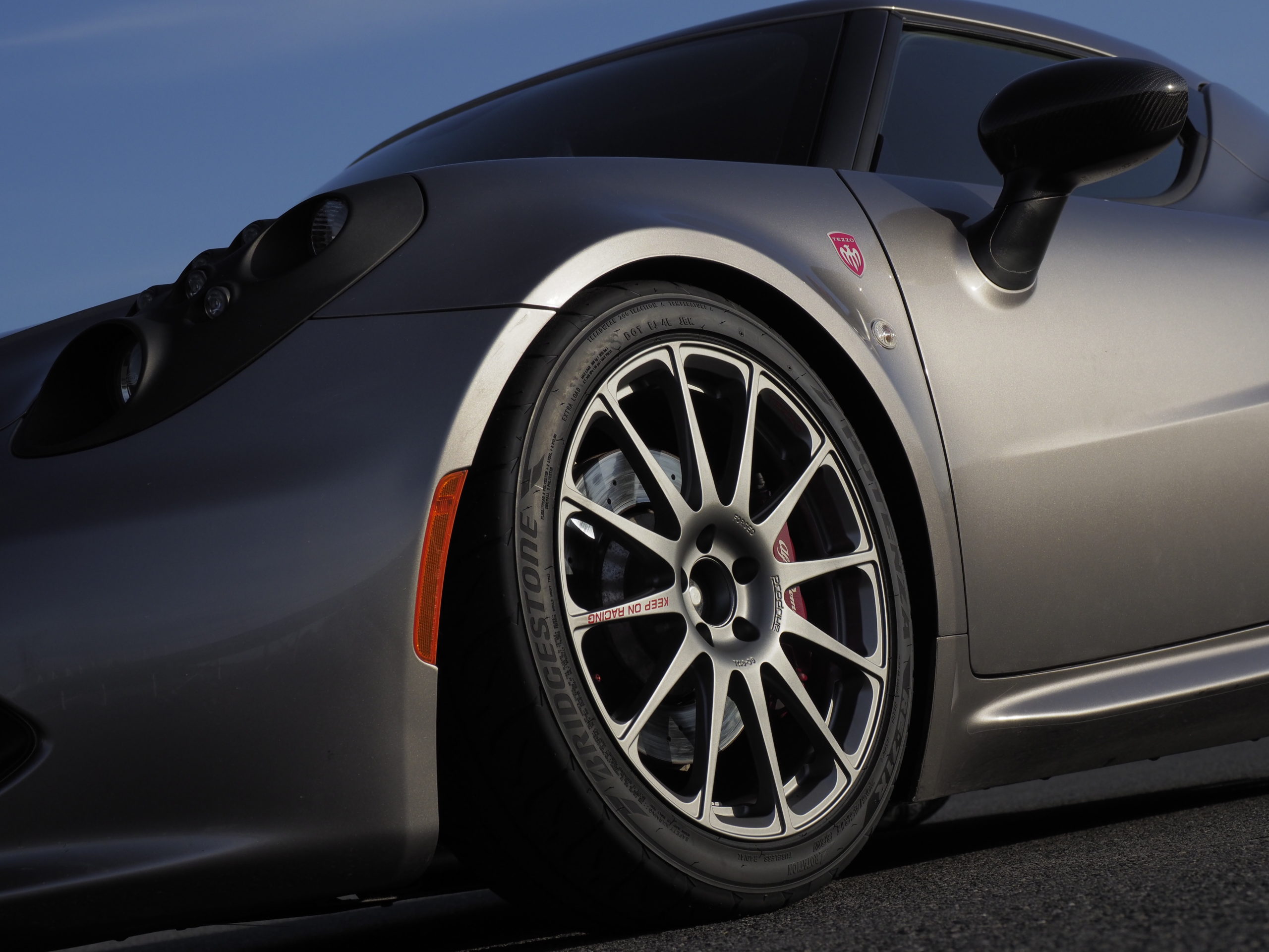 アルファロメオ4C×TEZZO×Prodrive 鍛造アルミホイール | TEZZO 製品情報