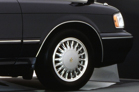 クラウン（トヨタ）ロイヤルサルーン（1992年10月）｜カタログから中古