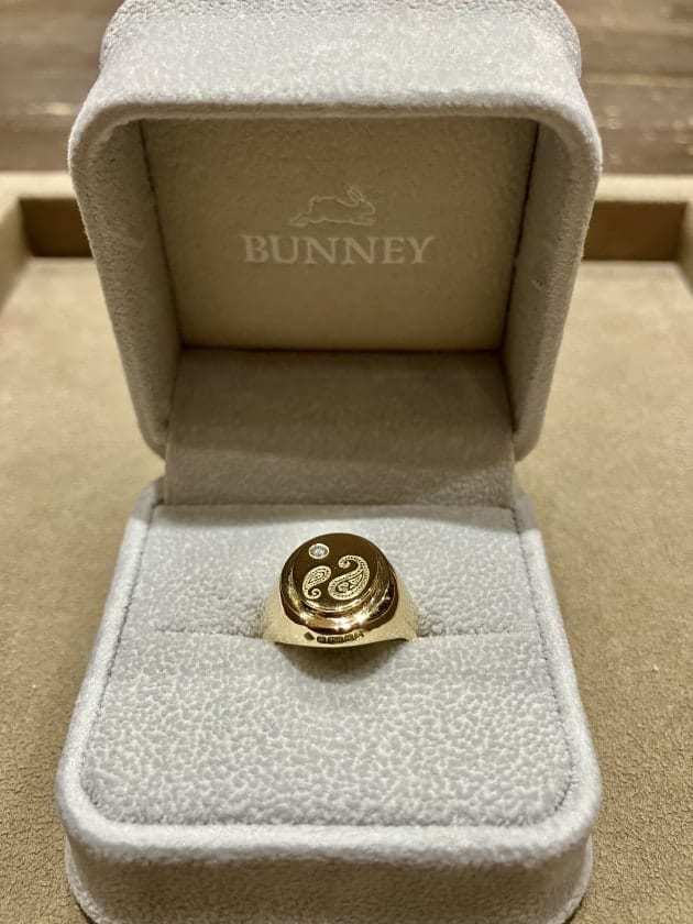 BUNNEY 〉POP UP STOREより別注のシグネットリングをご紹介