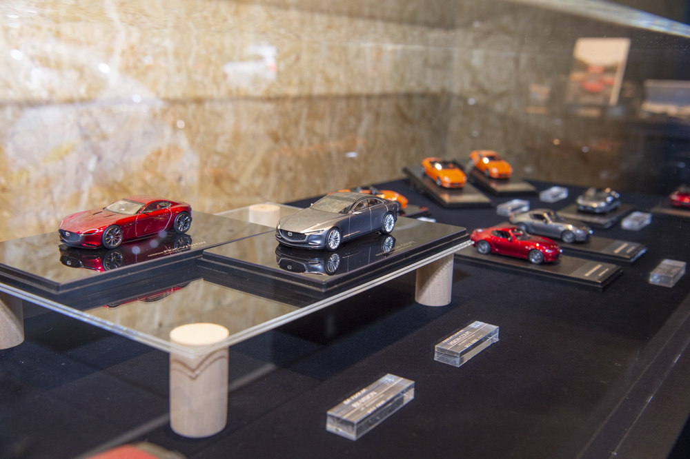 RX-VISION」と「VISION COUPE」のミニカーが登場。 - つらつらとMAZDA