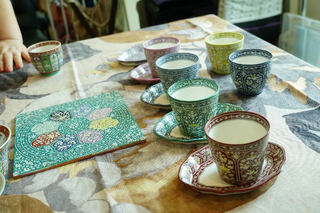 ピンスワンのベンジャロン焼きを愛でる - From 台湾 with many thanks♪