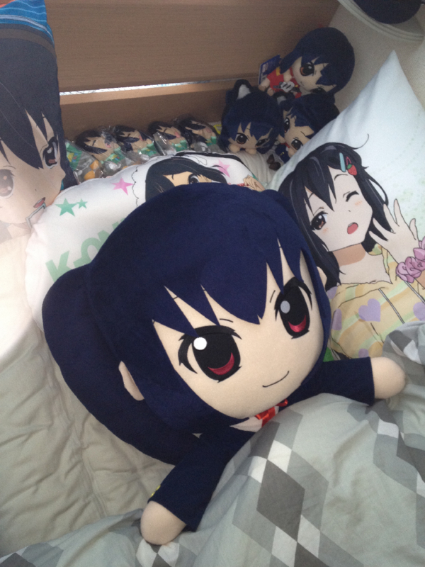 中野梓超特大びっくりびっぐぬいぐるみ、ほか - ふちのgdgd日記